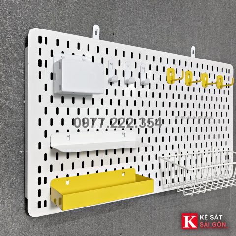 Ảnh thực tế tấm pegboard lỗ dọc – ảnh 5