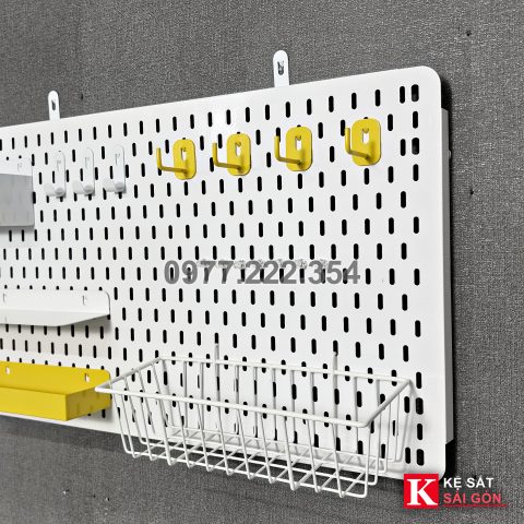 Ảnh thực tế tấm pegboard lỗ dọc – ảnh 6