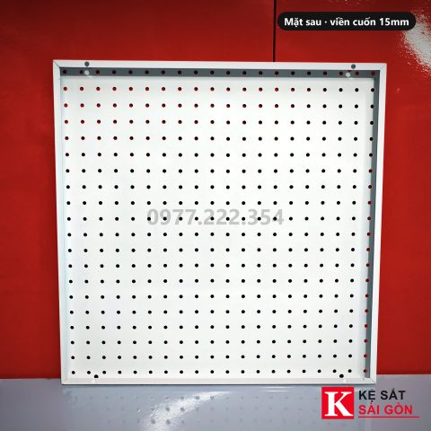 Nhìn mặt sau tấm tôn lỗ 50×50cm, viền cuốn 15mm