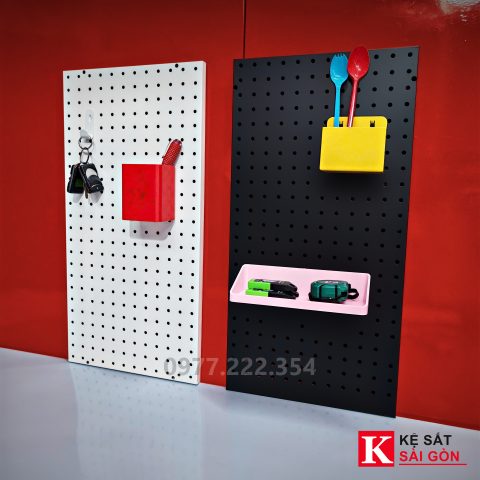 Hai màu trắng và đen của tấm tôn lỗ 60×30cm