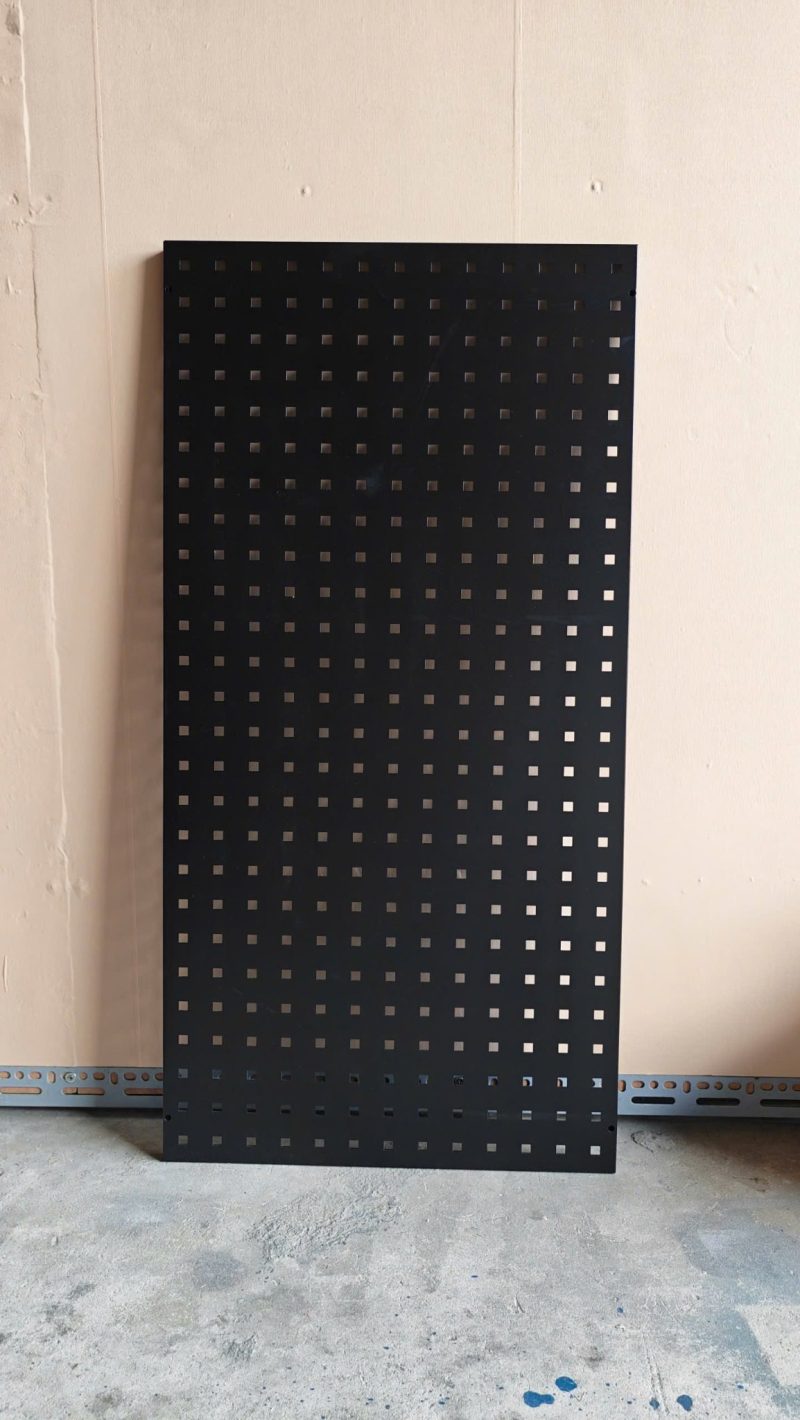 Tấm pegboard lỗ vuông 100cm x 50cm - Đen