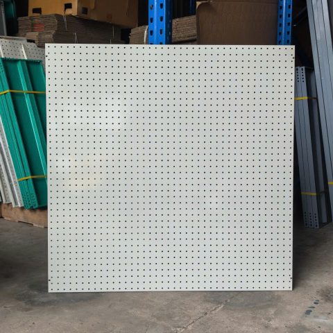 Tấm tôn lỗ 100cm x 120cm – dày 1.2li