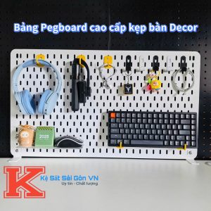 Bảng Pegboard lỗ dọc cao cấp, bảng kim loại kẹp bàn Decor phòng làm việc, bàn học